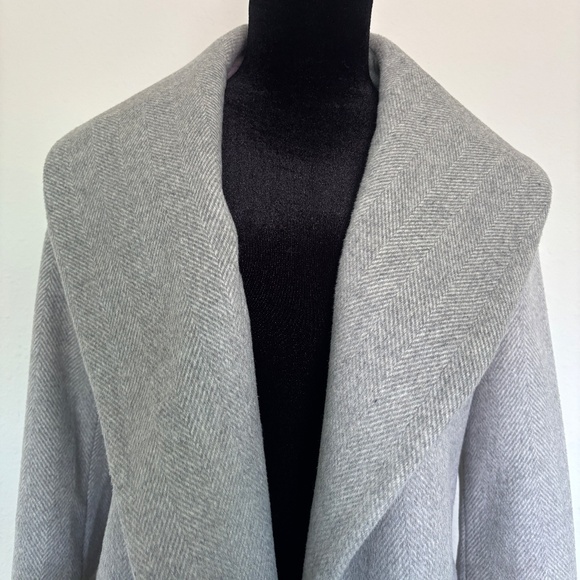 Ann Taylor Gray Herringbone Shaw Wrap Coat - Picture 5 of 6